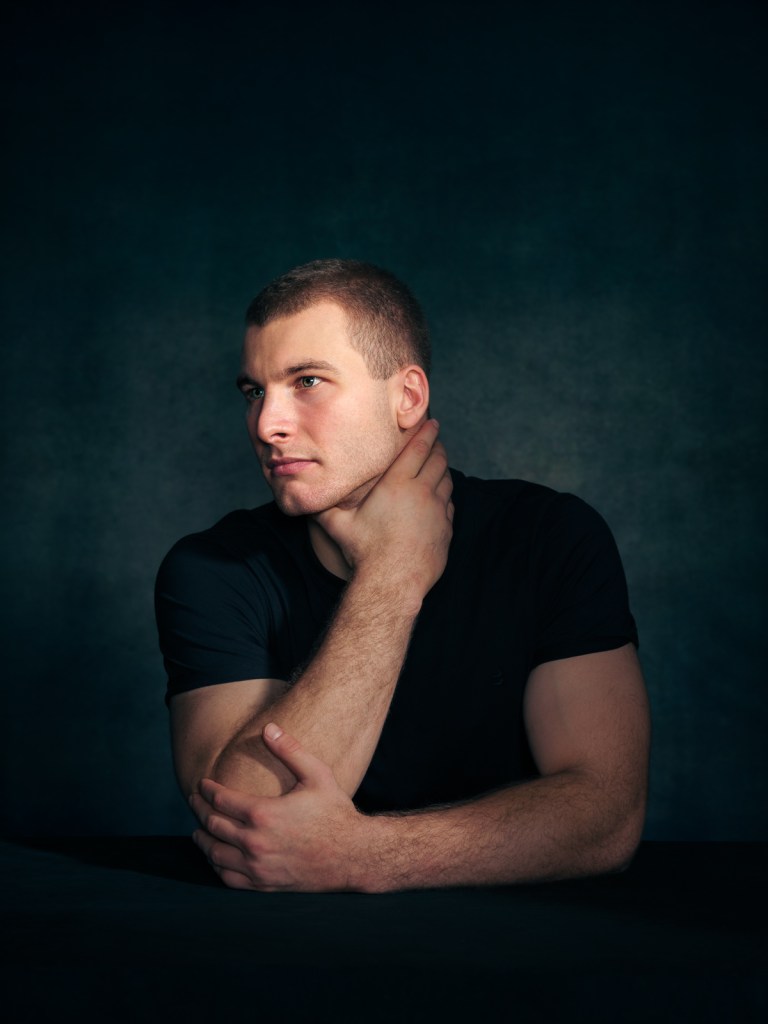 Studio portrait of Daniil Plokhoi by De Sheng Lim, a professional portrait photographer in The Hague, Netherlands.