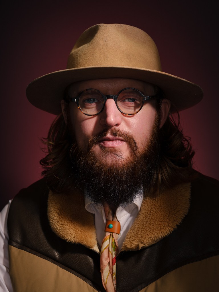Professional fine art studio portrait of Jordan Bruce by De Sheng Lim, a professional portrait photographer based in The Hague, Netherlands.