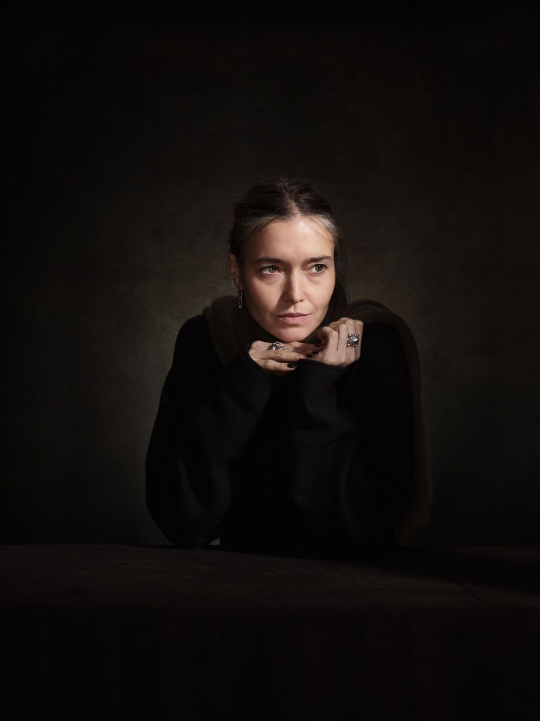 Studio portrait of Nina by De Sheng Lim, a fine art portrait photographer based in The Hague, Netherlands.