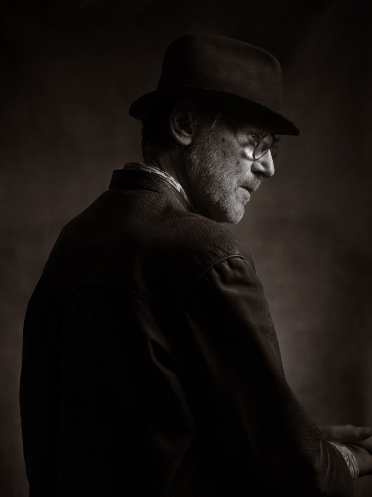 Professional fine art studio portrait of Peter by De Sheng Lim, a professional portrait photographer based in The Hague, Netherlands.