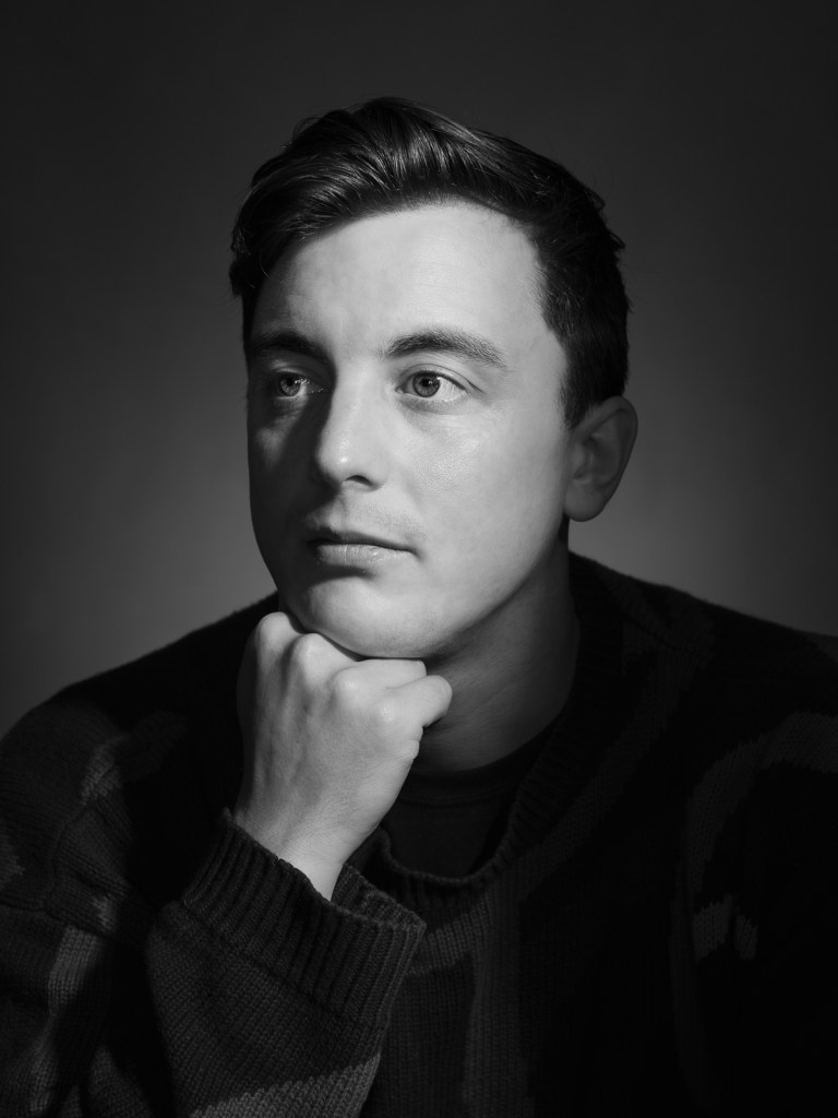 Professional fine art studio portrait of Tom by De Sheng Lim, a professional portrait photographer based in The Hague, Netherlands.